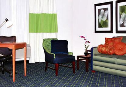 Hotel Fairfield & By Marriott Airport