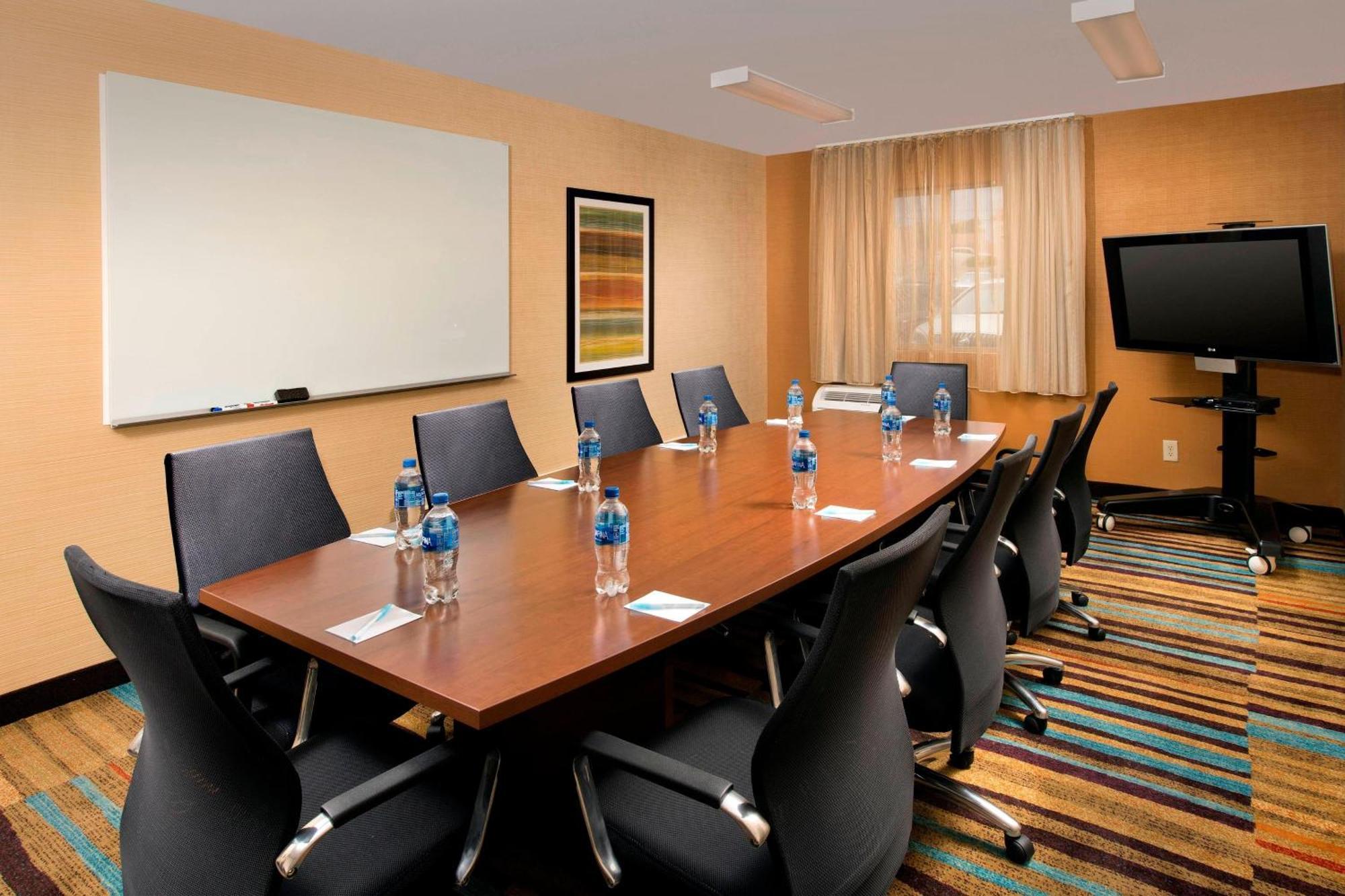 Fairfield Inn&suites By Marriott Airport 3*