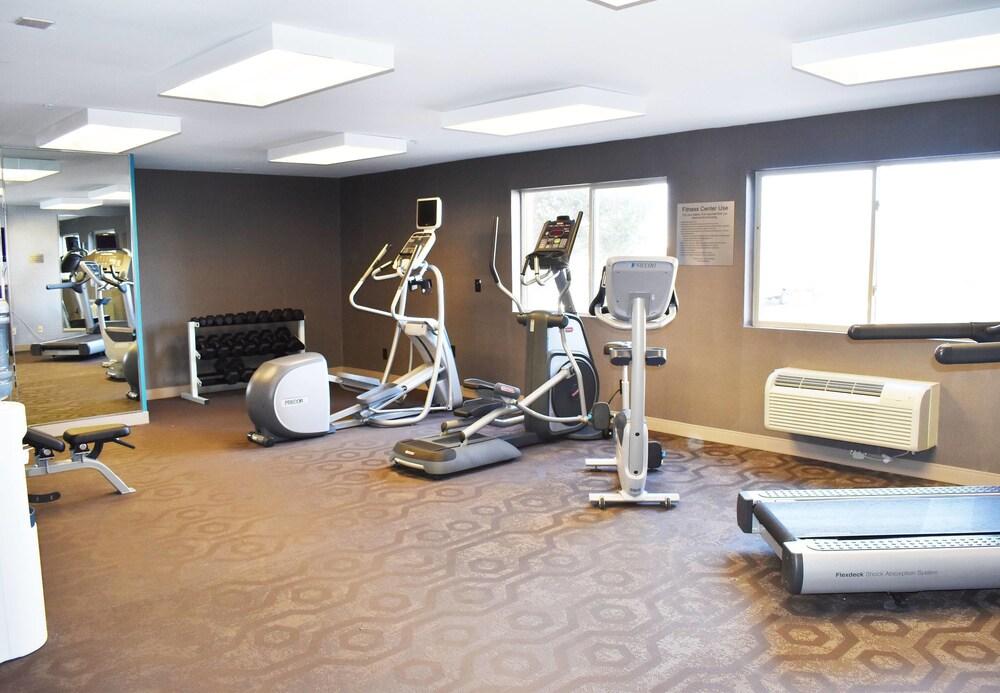 Fairfield & By Marriott Airport Hotel